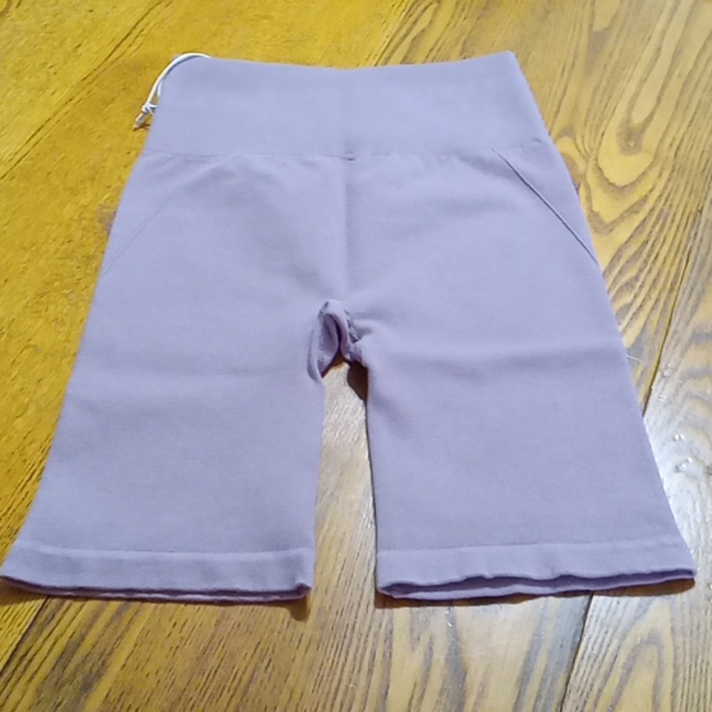 Everlane Athletic Shorts XS / SMALL Women BIKE NEW LIGHT PURPLE Yoga